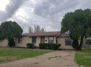1204 Hickory St, Altus, OK 73521