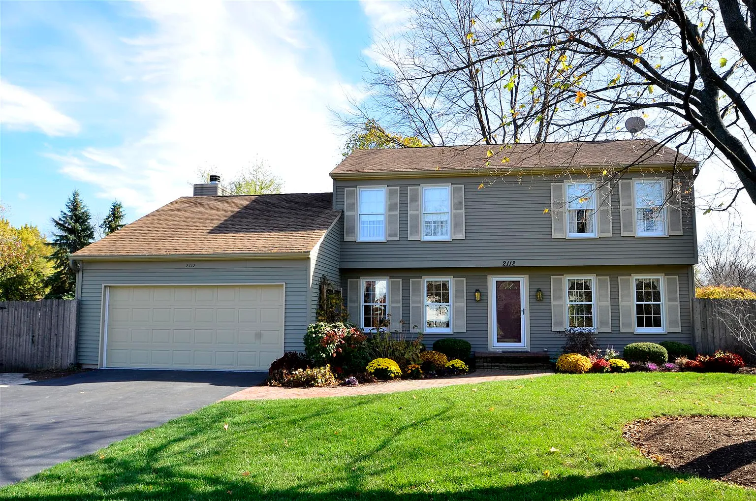 2112 Hartford Ln photo 1