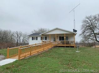 1672 Carnahan Rd, Macks Creek, MO 65786
