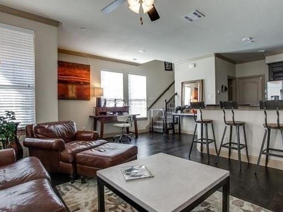 2nd image of 7915 Parkwood Blvd