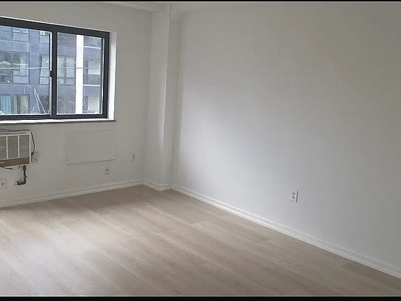 4th image of 27-35 21st St #4AA