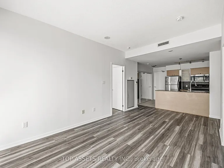 37 Grosvenor St #2109 — Photo 12
