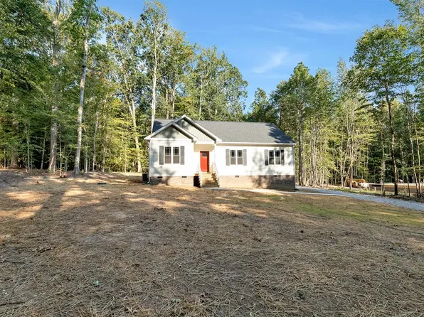 3183 Irvington Rd, Irvington, VA 22480