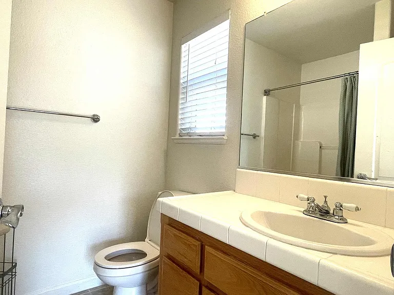 164 Highlands Ct — Photo 8