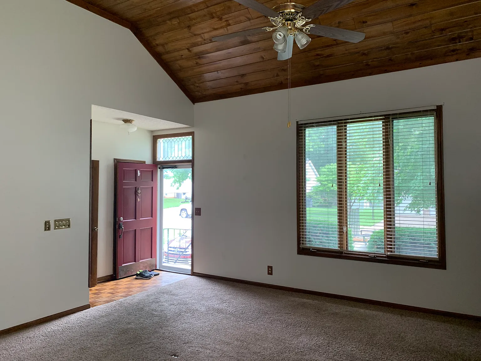 6316 Charlotte St — Photo 4