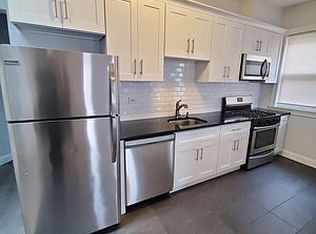 22-40 35th St #3F, Astoria, NY 11105