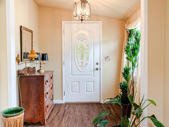 2nd image of 8 Cabana Court
