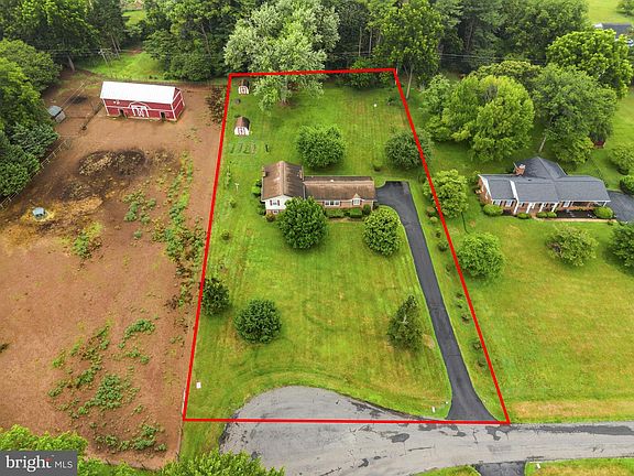 4th image of 19100 Colonial Dr