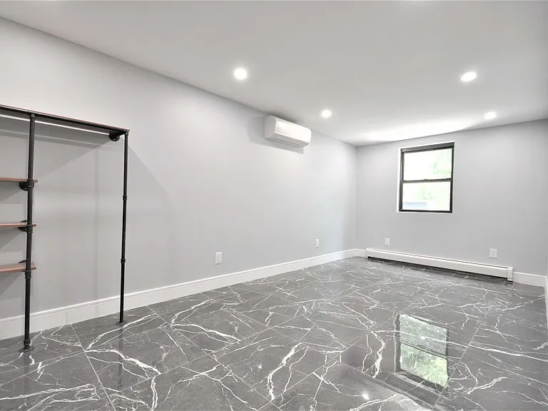 135 E 46th St #1 — Photo 5
