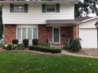 2636 Patricia Ct, Ann Arbor, MI 48103