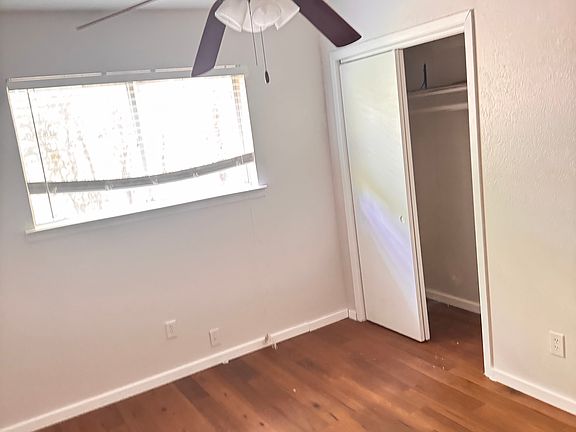 3rd image of 1428 Linden Dr