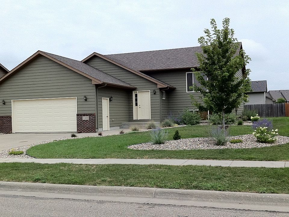 1st image of 7208 S Hughes Ave