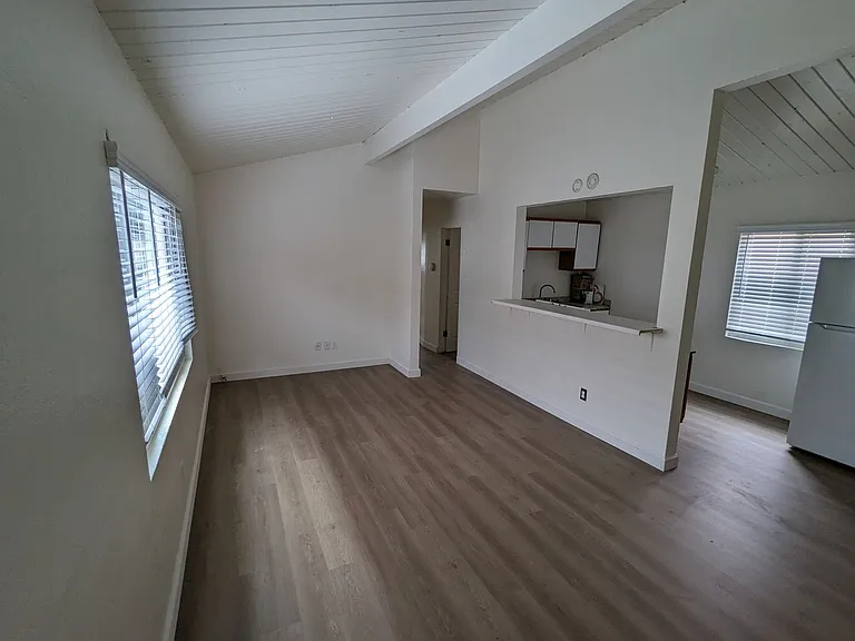 Beautiful Studio apartment in the heart of Pacific Beach! — Photo 2