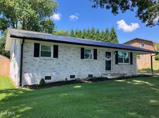 569 Summit Dr, Johnson City, TN 37659