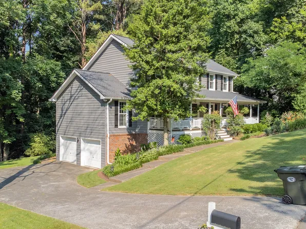 2015 Southview Dr, Dalton, GA 30720