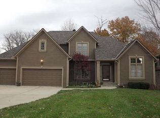 5825 Trailridge Dr, Parkville, MO 64152