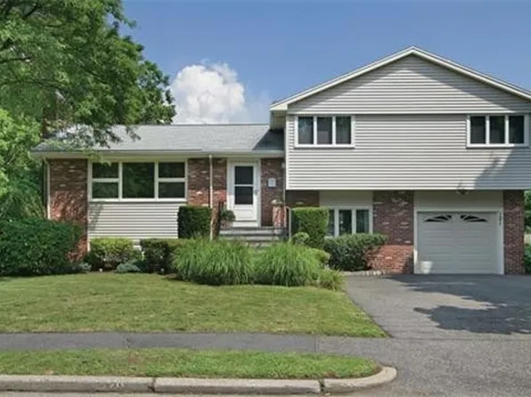 121 Andrew St, Newton, MA 02461