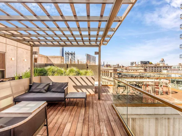 98 Front Street image 12 of 16