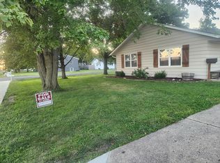 25 County Rd, Chatham, IL 62629