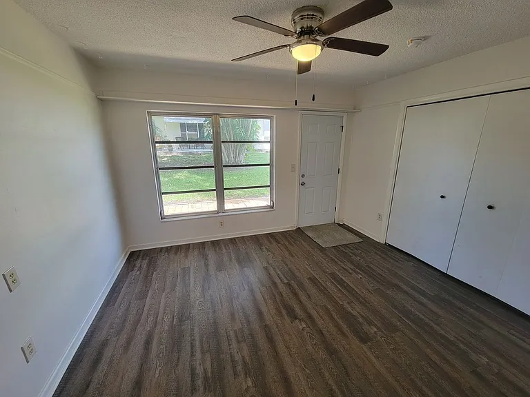 1657 S Lake Ave #3 — Photo 4