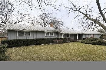 1st image of 16 E Oakton St