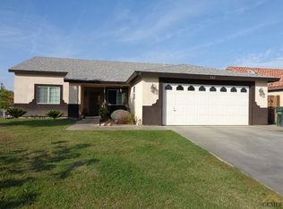 522 Digges Ln, Bakersfield, CA 93307