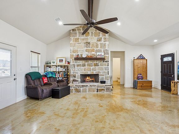 3rd image of 1084 Justin Dr
