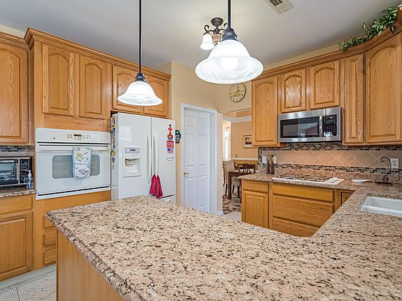 5th image of 530 Bennington Ln
