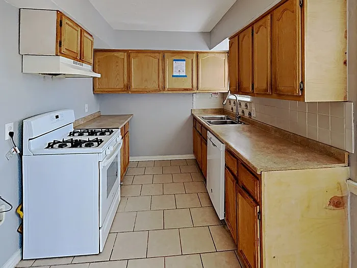 4731 Bedford Dr — Photo 7