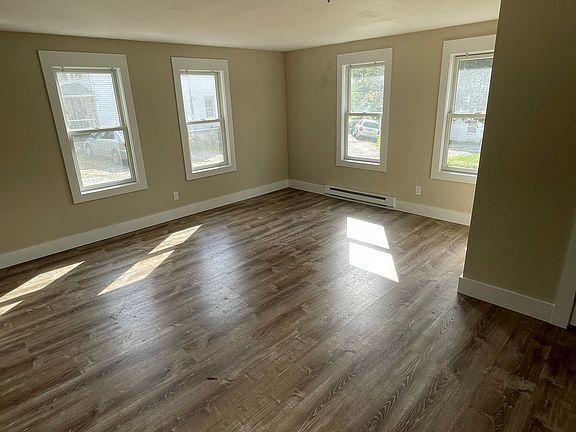 2nd image of 159 Main St APT B