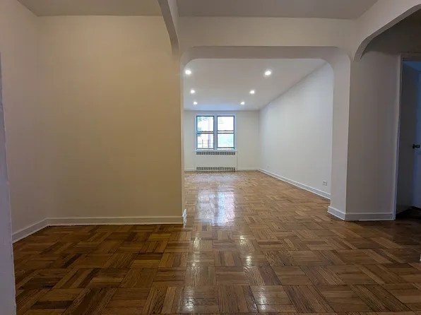 65-60 Wetherole St #1H, Rego Park, NY 11374