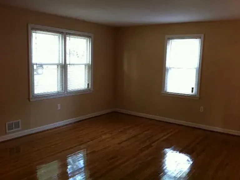 5023 Kenesaw St — Photo 4