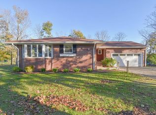 20 S Middlebush Rd, Somerset, NJ 08873