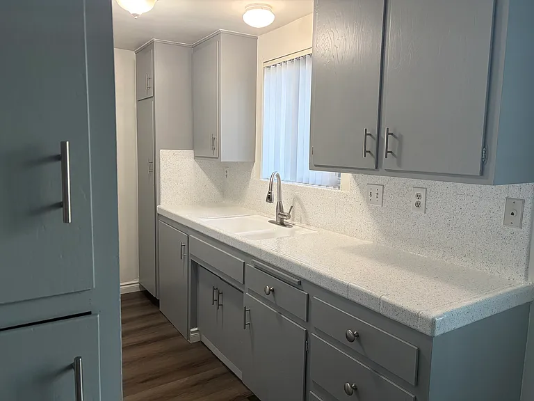 505 S Eremland Dr #1 — Photo 2