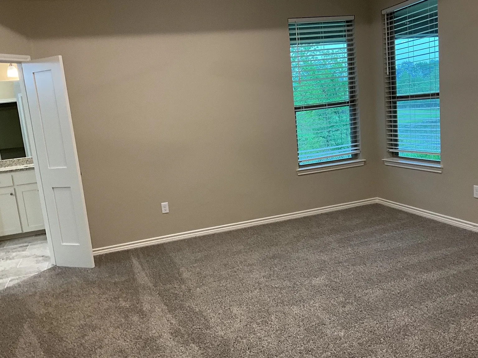 3 bed, 1800 sqft, $2,395 — Photo 3
