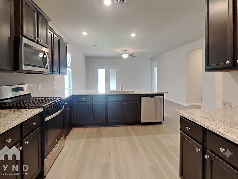 15526 Caramel Springs Dr — Photo 4