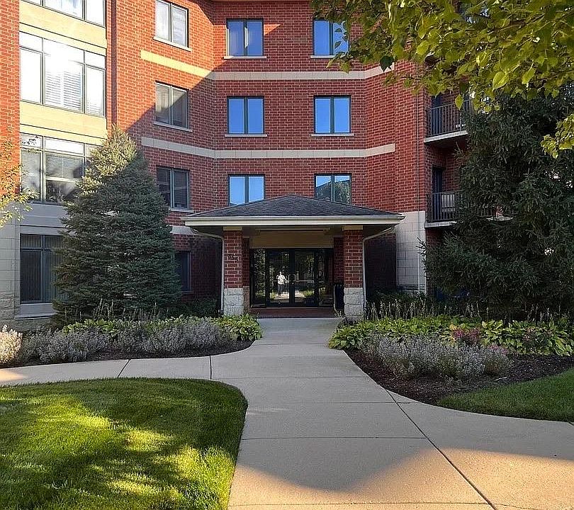 1st image of 855 E 22nd St APT 212