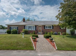 1 Green St, Cumberland, RI 02864