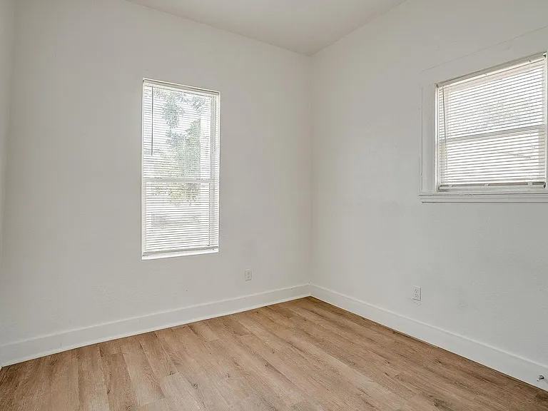 712 W Butler St — Photo 16