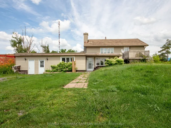 1624 Chemong Rd, Selwyn, ON K9J 6X2