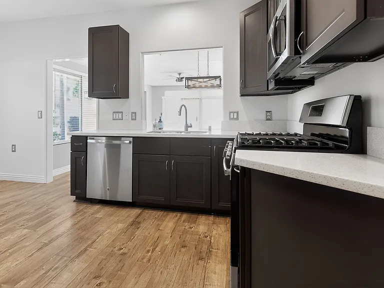 21610 Paseo Venezia — Photo 12
