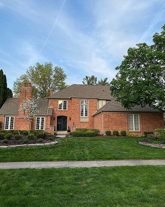 2nd image of 1002 Glenhill Dr