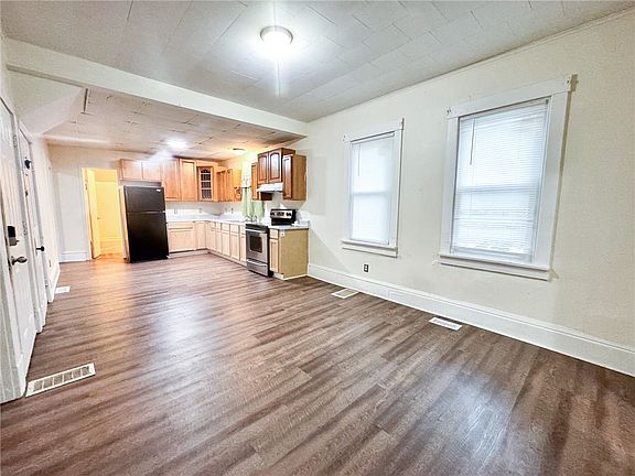 2nd image of 344 S Chestnut St #2