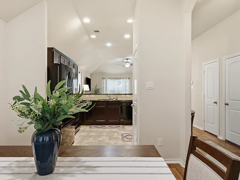 1722 York Creek Dr — Photo 6