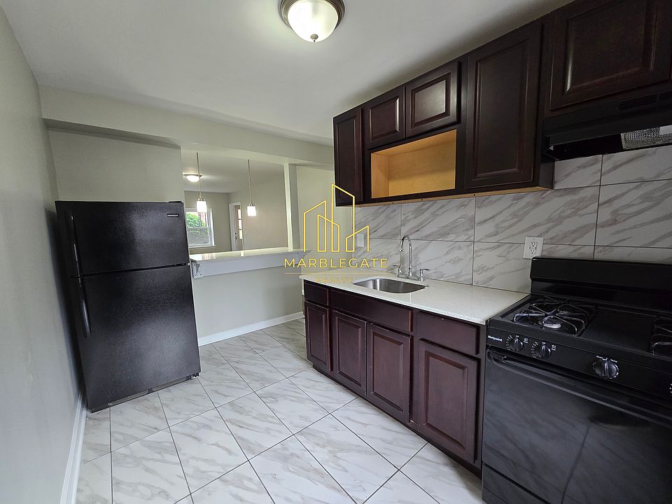 1st image of 111-112 Lincoln Ave #111A