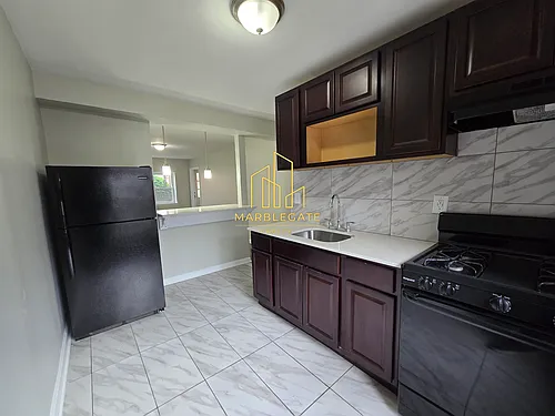 111-112 Lincoln Ave #111A Photo 1