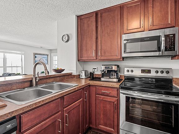 2nd image of 6020 Chasewood Pkwy APT 203