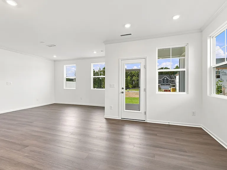 219 Deercroft Dr — Photo 10