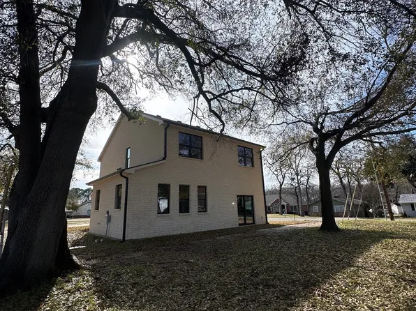 118 Little John St, Gun Barrel City, TX 75156