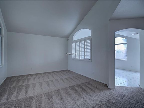 4th image of 7715 Beverly Hills Dr